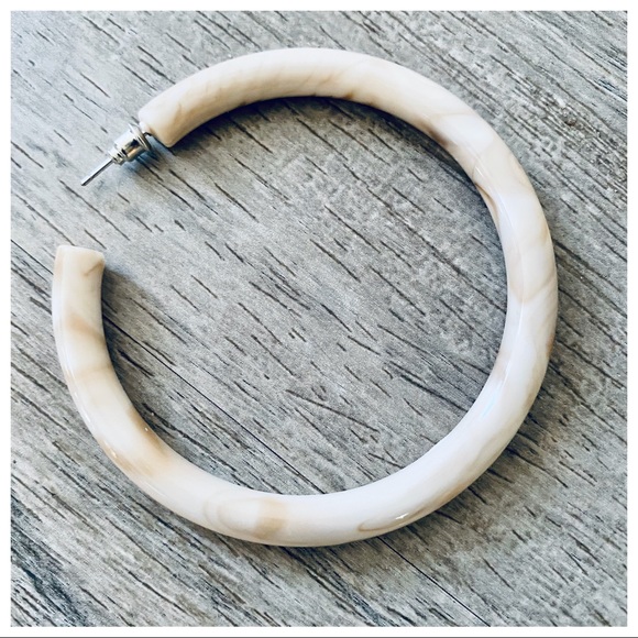 BEIGE MARBLE PRINT GORGEOUS HOOP EARRINGS - Picture 2 of 6